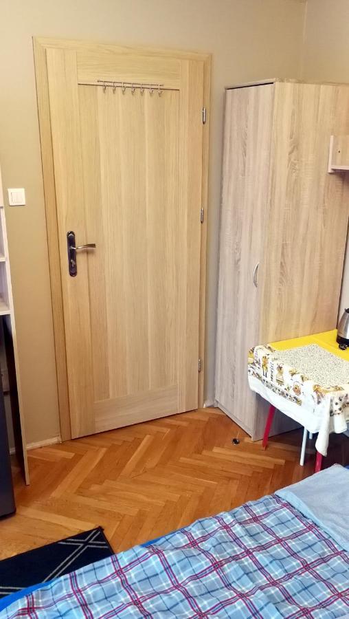 Tanie Noclegi Mieszkanka Zyrardow Exteriér fotografie